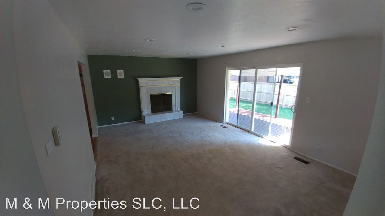 565 W Vine St - Photo 3 of 9