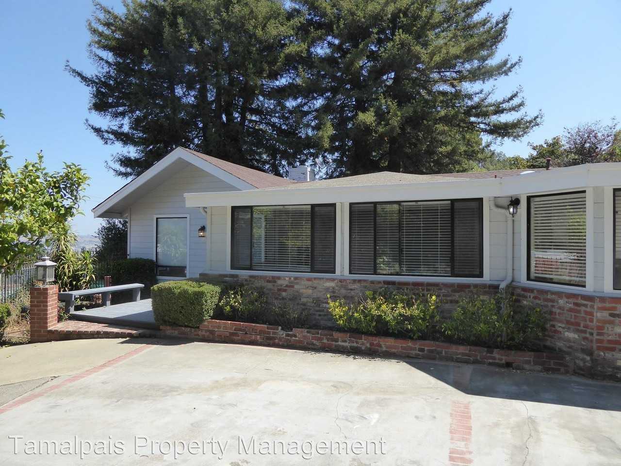 610 Chapman Dr - Photo 2 of 32