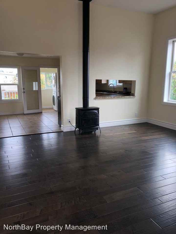 225 Decker St - Photo 3 of 12