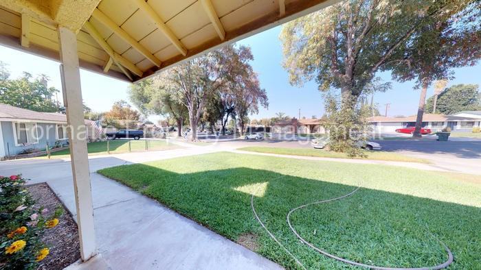 10112 Shady View St - Photo 3 of 16