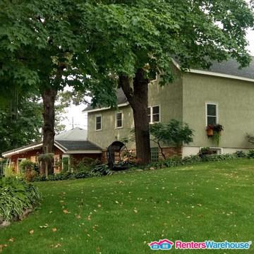 220 4th St S - Photo 3 of 10