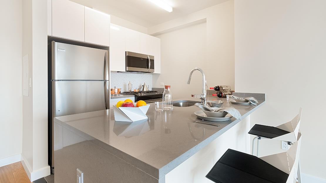 606 W 57th St #3307 - Photo 2 of 5