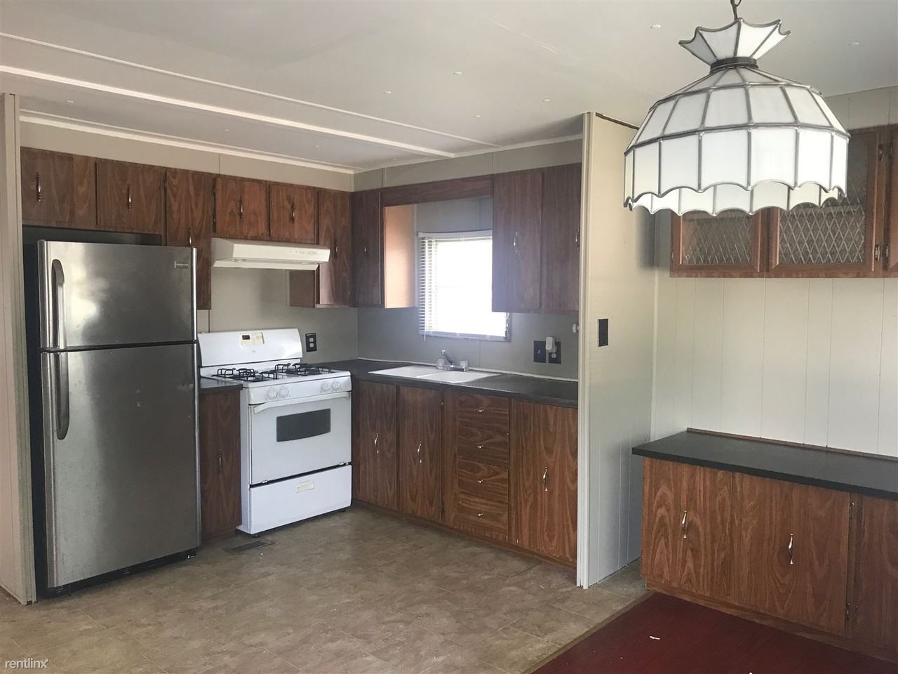 136 Jamestown Ave - Photo 3 of 14