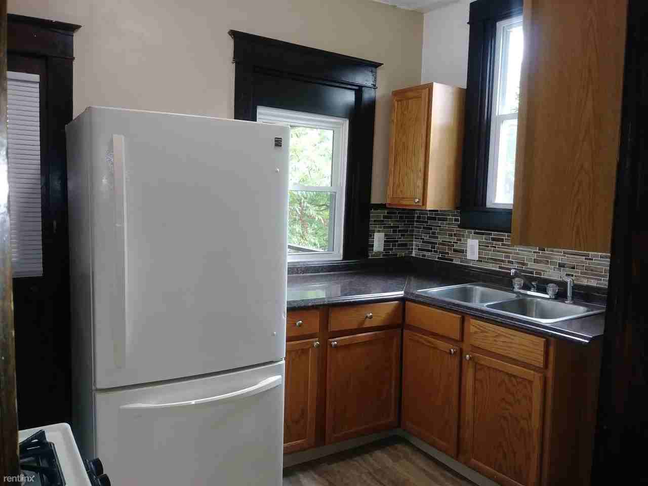 8450 Dersam St - Photo 3 of 10