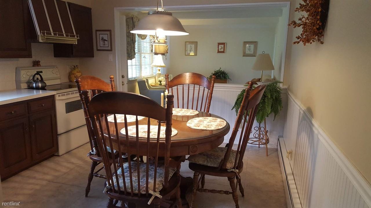 612 W Connecticut Ave - Photo 2 of 10