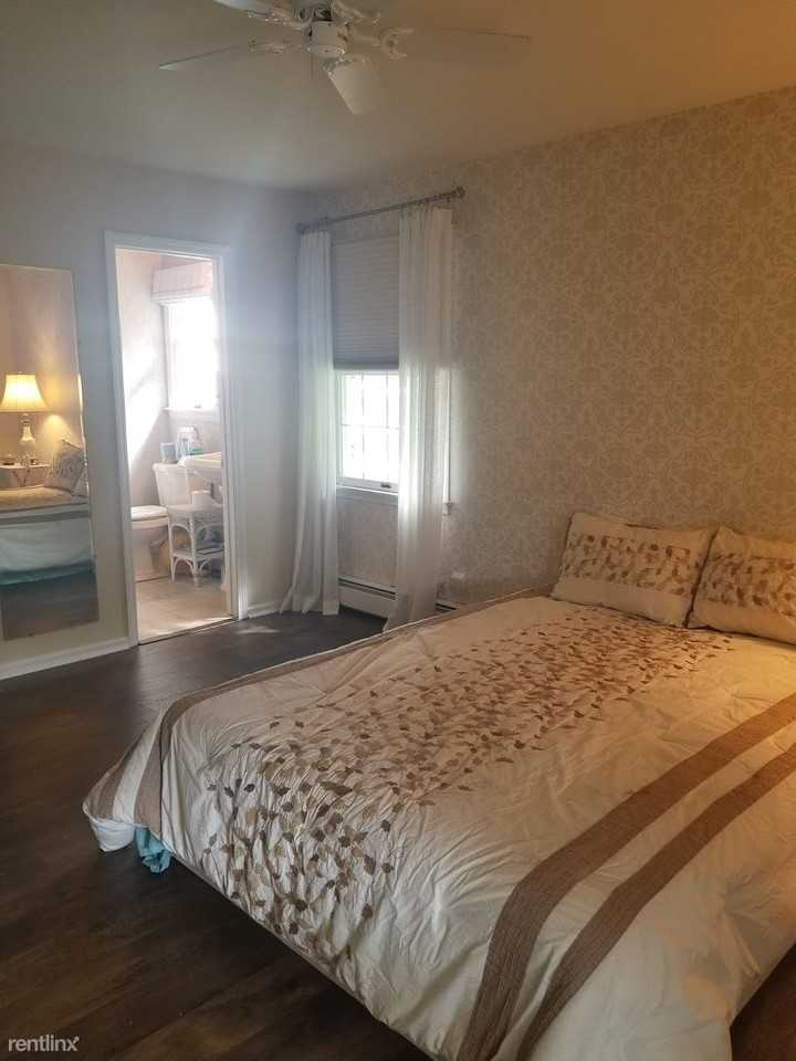 612 W Connecticut Ave - Photo 3 of 10