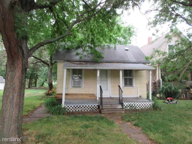 233 S 13th St - Photo 2 of 10