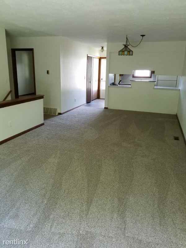 3946 Monte Carlo Ct SE - Photo 2 of 8
