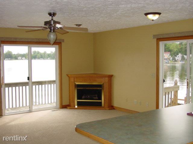 6660 Shoreline Ct - Photo 3 of 13