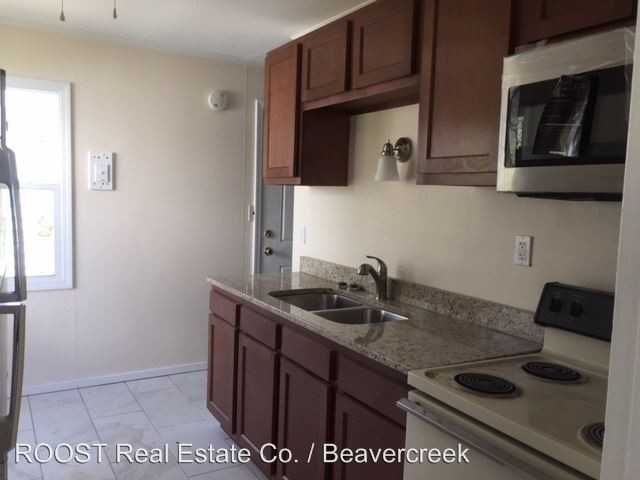 1320 Wesleyan Rd - Photo 2 of 14