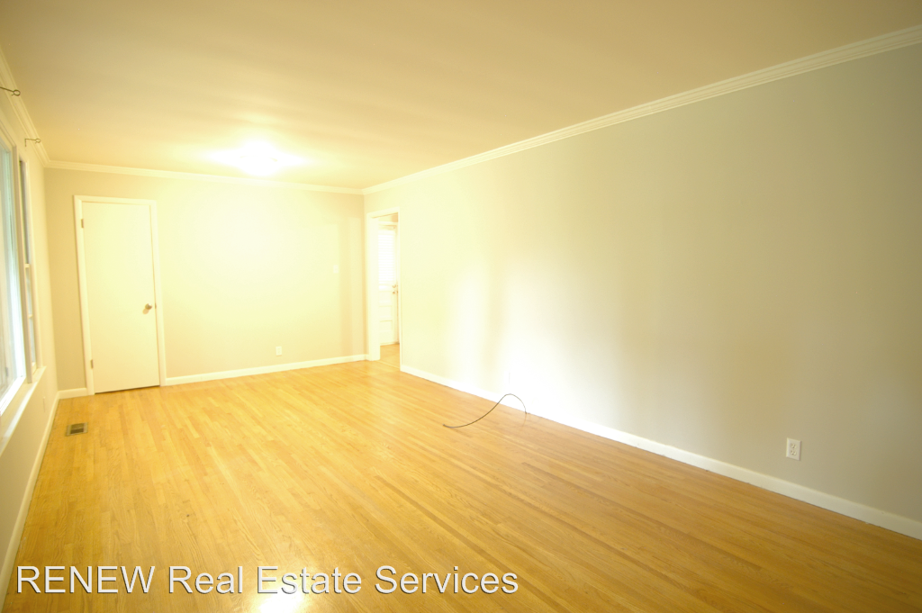 5135 Cochran Dr - Photo 2 of 24