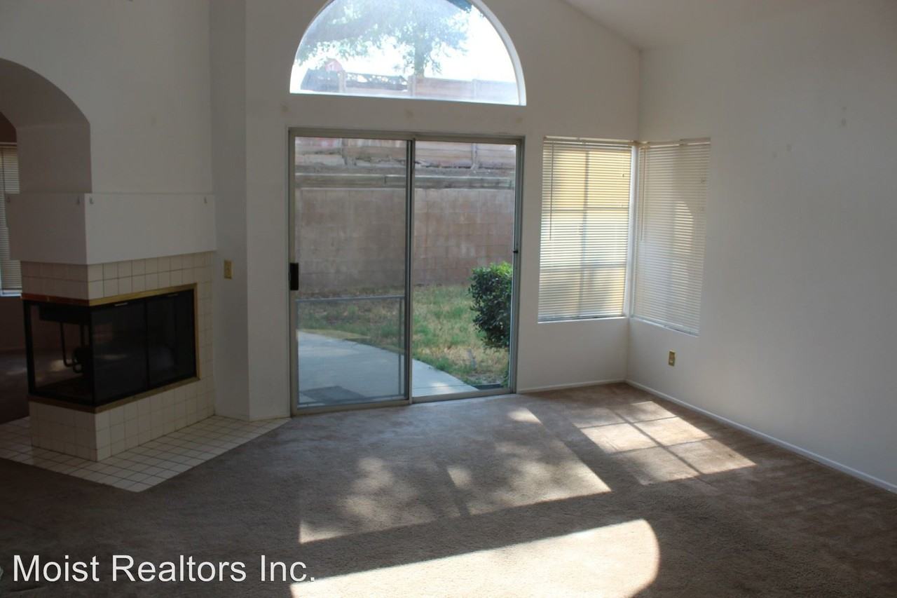 10979 Coralwood Ln - Photo 2 of 16