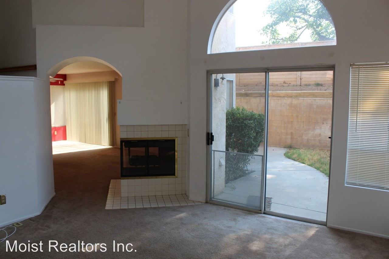 10979 Coralwood Ln - Photo 3 of 16