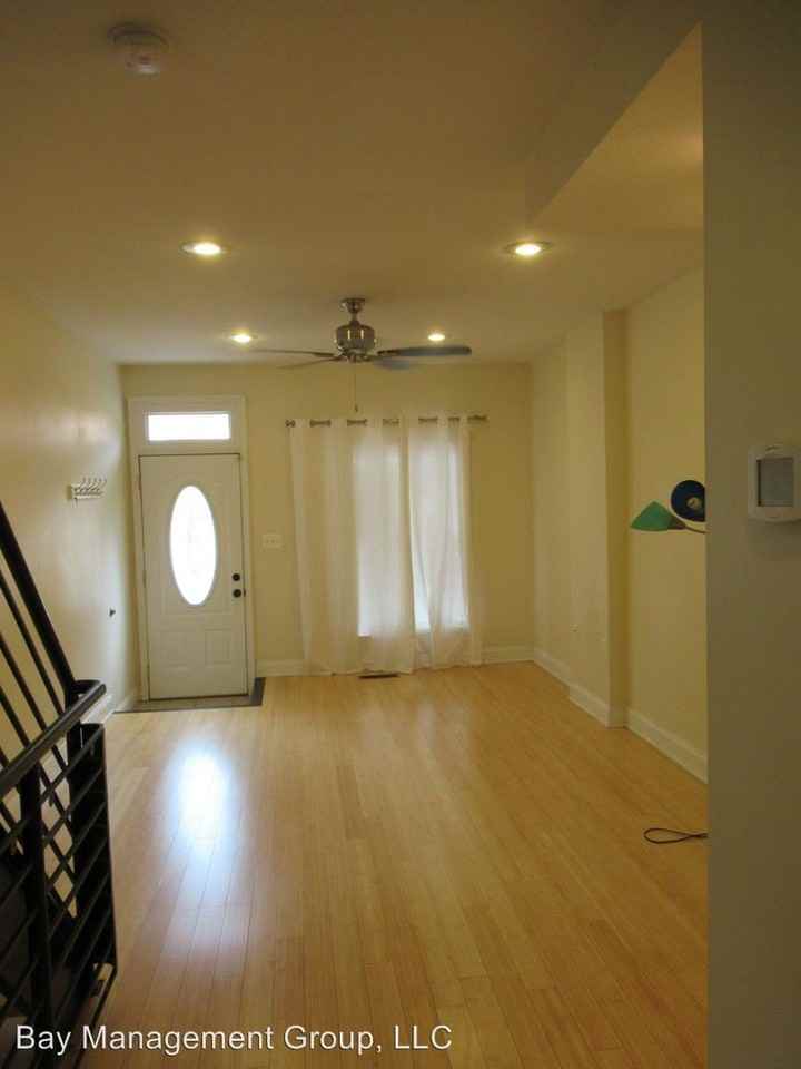 122 N Ellwood Ave - Photo 3 of 18