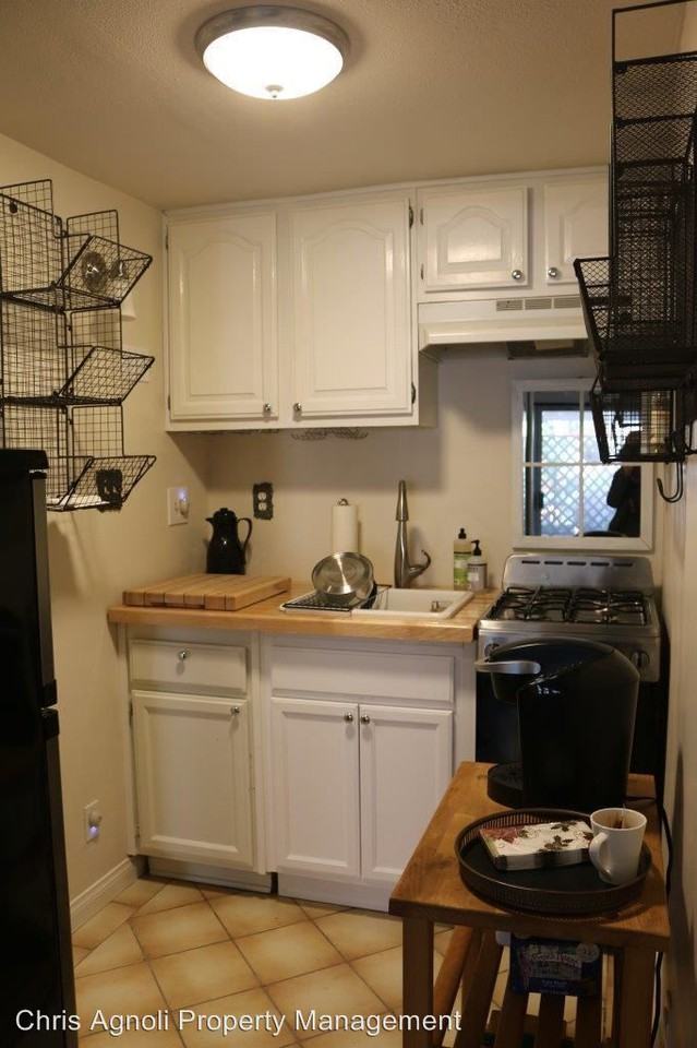 4565 Hollister Ave - Photo 3 of 7