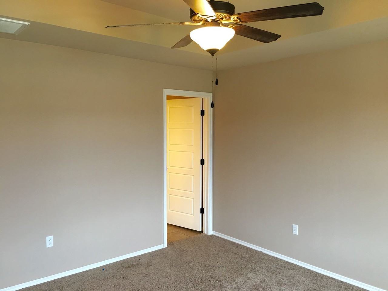 1338 Selborne Pl - Photo 3 of 26