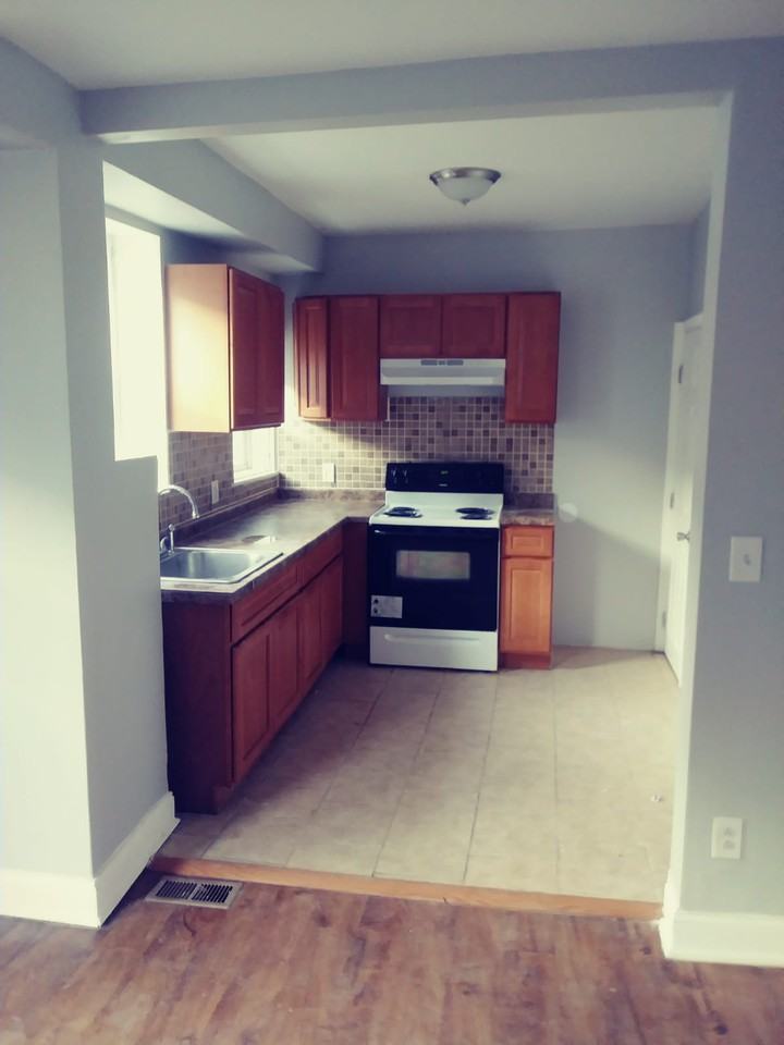 943 E Stafford St - Photo 3 of 9