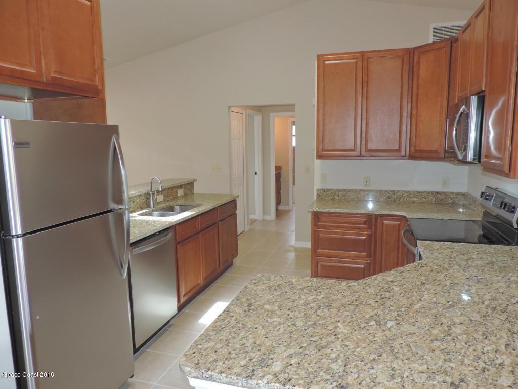 3947 Ridgewood Dr - Photo 2 of 12