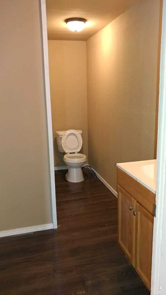 1229 Summit St - Photo 3 of 27