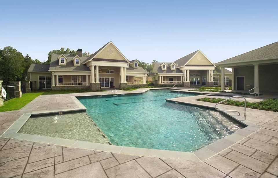 245 Oakland Parkway - Photo 2 of 8