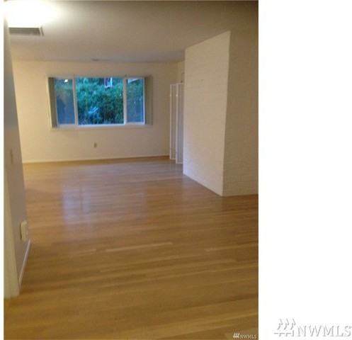 1049 Ferncliff Ave NE - Photo 3 of 5