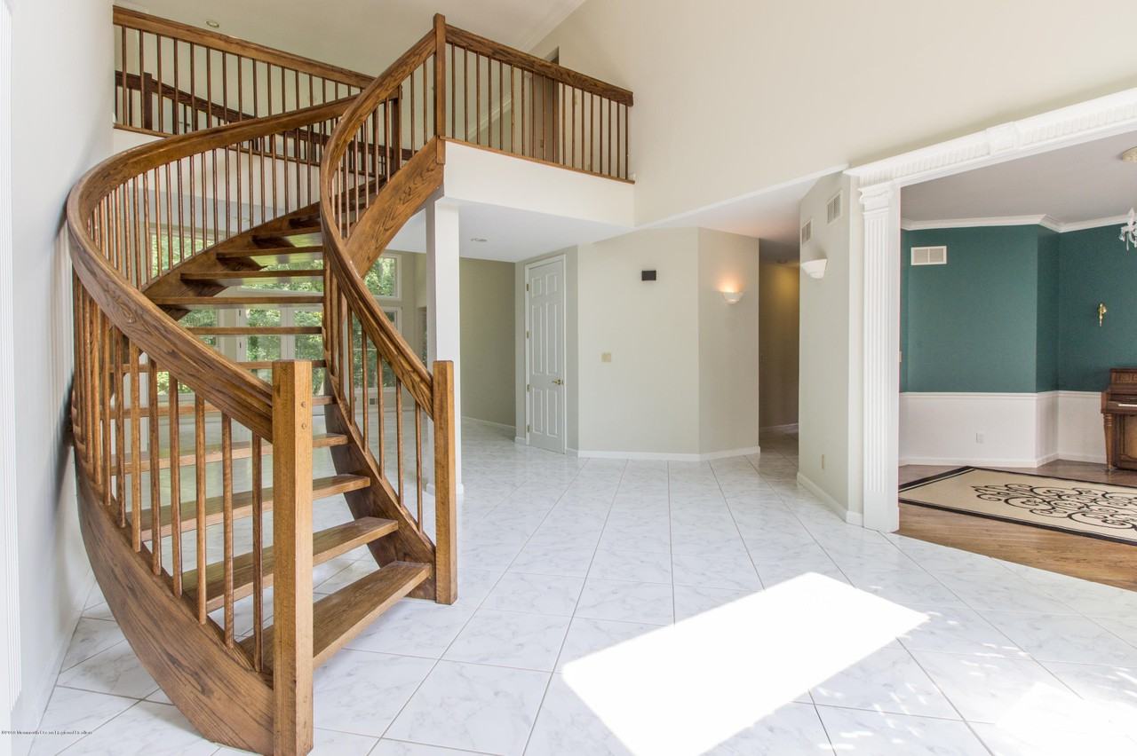 7 Clover Hill Rd - Photo 2 of 32