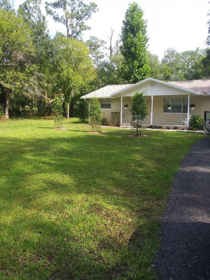 2042 Halifax Dr - Photo 2 of 6