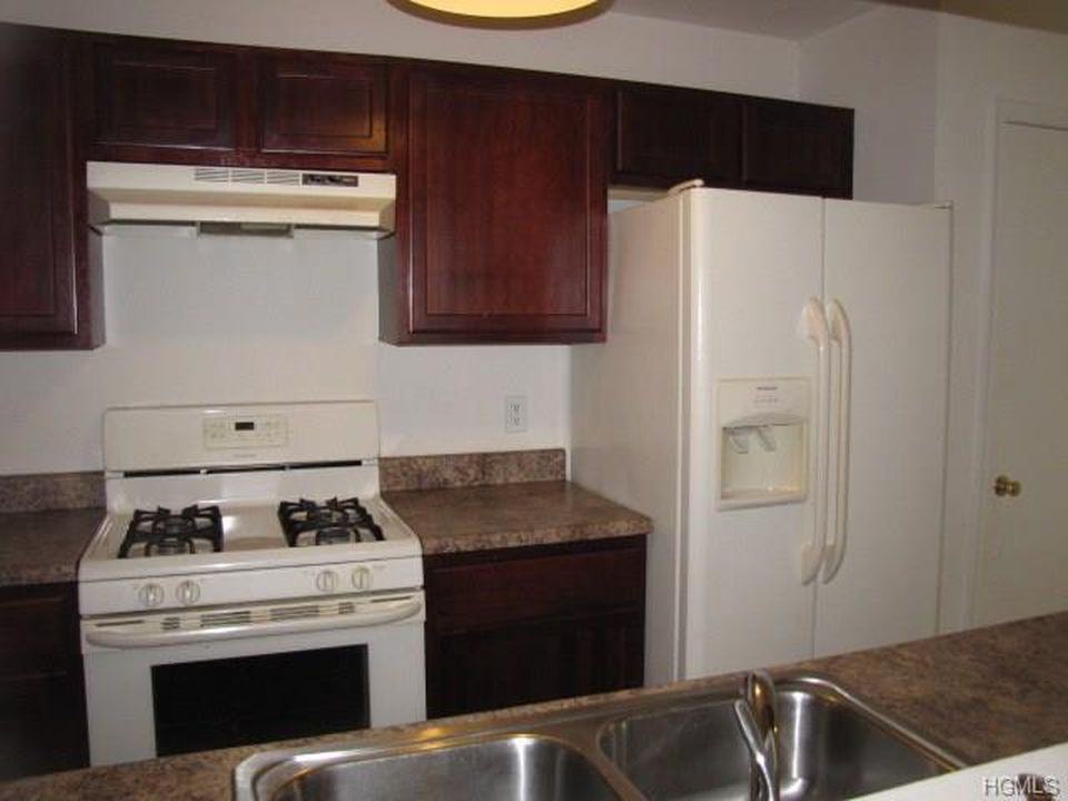 111 Ruth Court - Photo 3 of 12