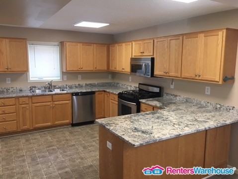 1528 Grand Ave - Photo 3 of 21