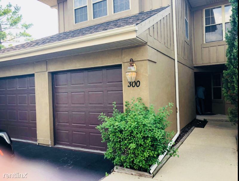 300 Renaissance Blvd - Photo 3 of 9