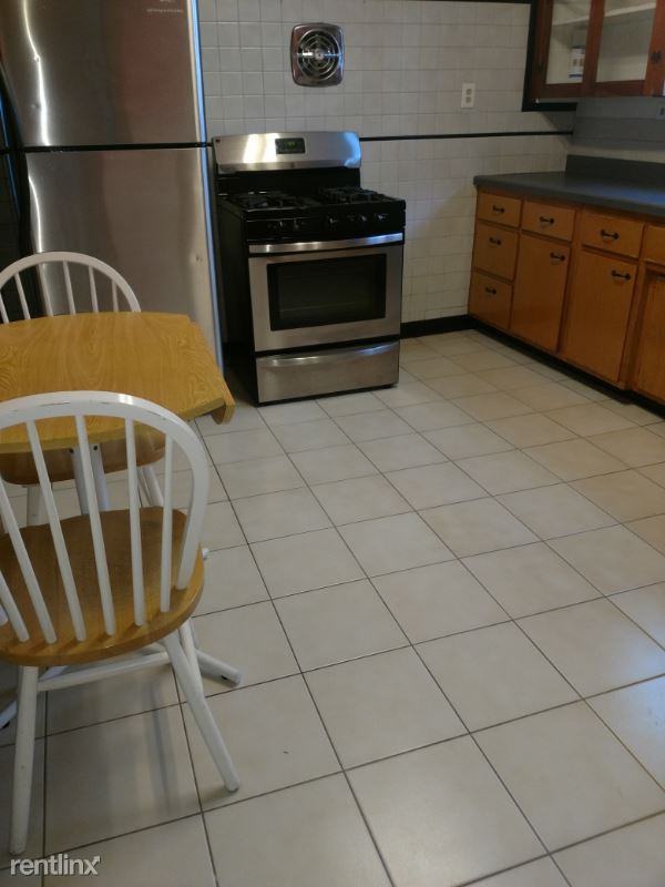 146 Crystal Ave - Photo 2 of 11