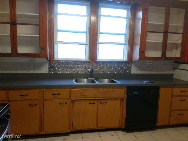 146 Crystal Ave - Photo 3 of 11