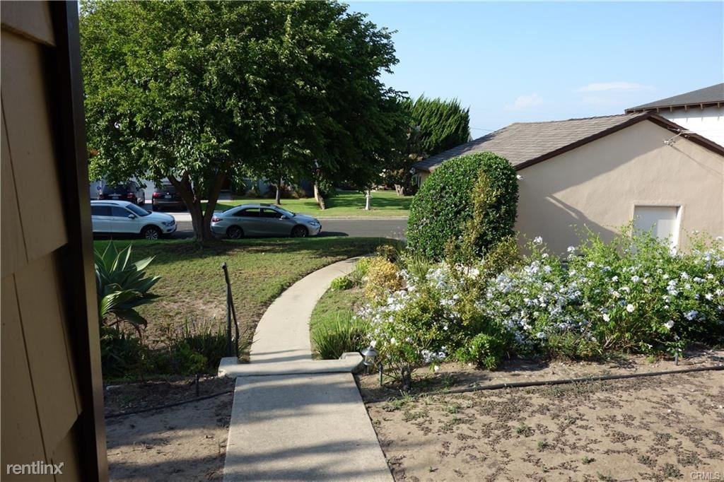 320 Vía Colusa - Photo 3 of 16