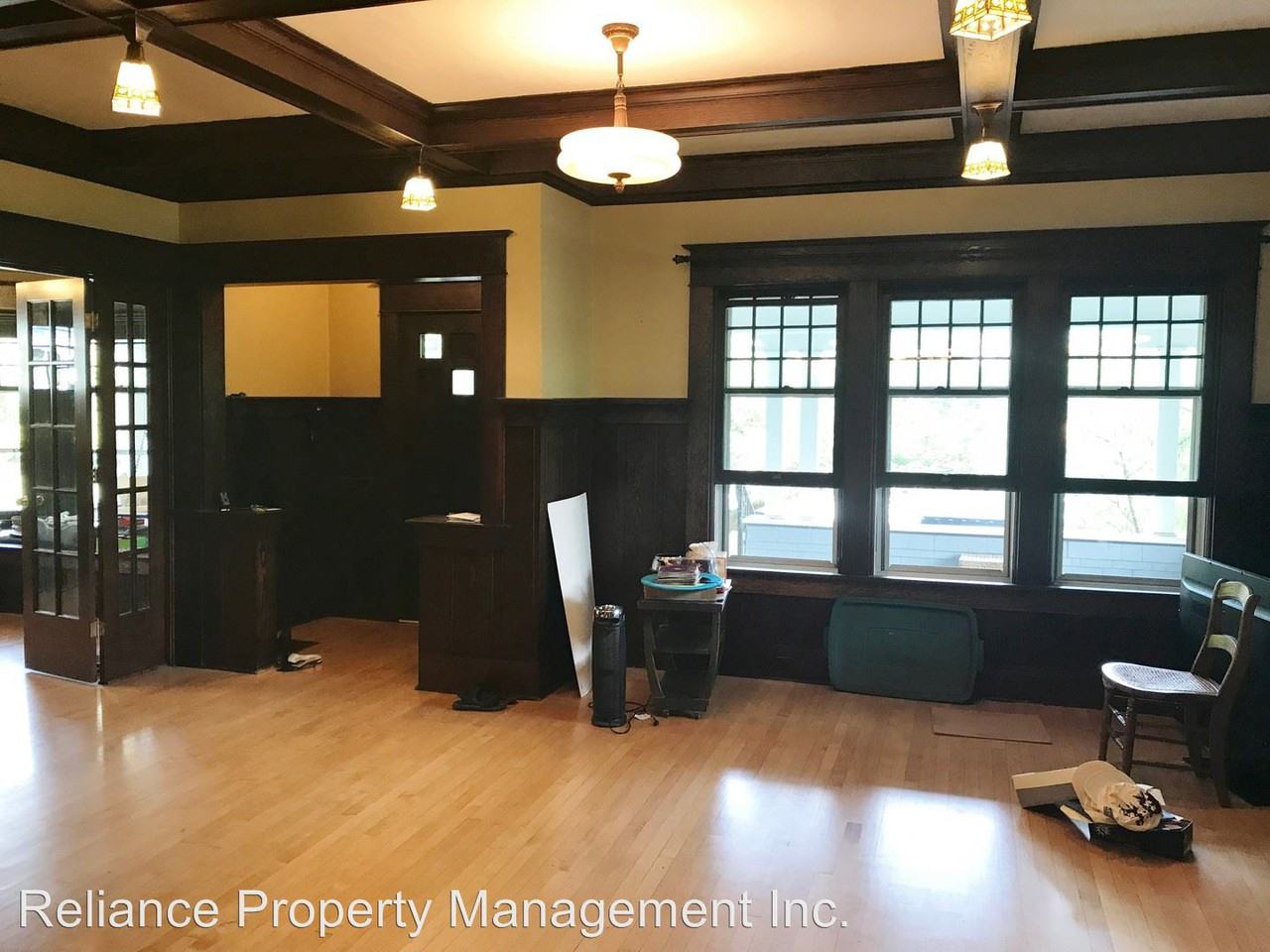 2335 NE 48th Ave - Photo 3 of 26