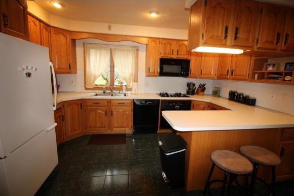 302 Park Ave - Photo 2 of 13