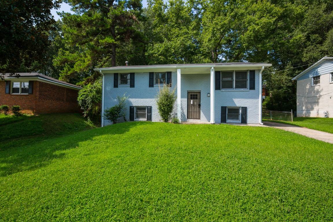 3776 Leesburg Ct SW - Photo 2 of 34