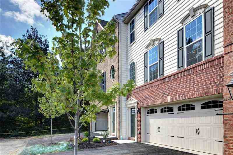 1605 Pointe View Dr - Photo 2 of 25