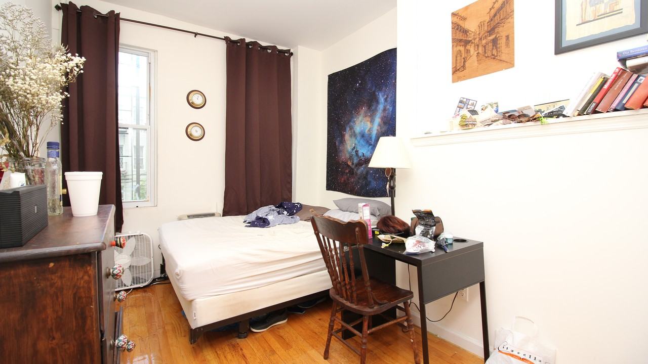 260 Jefferson Street #2R2R