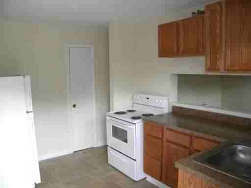 119 Ardmore Pl NW - Photo 3 of 7