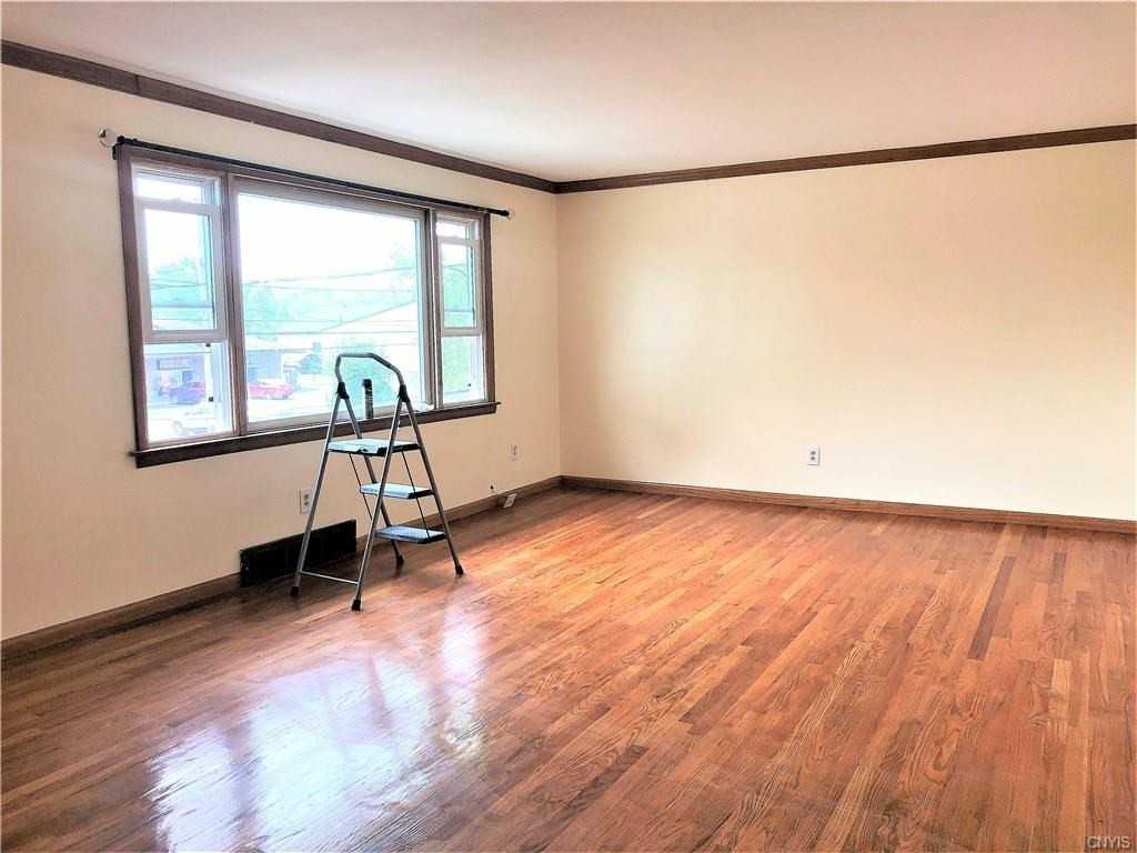 3113 Burnet Ave - Photo 3 of 16