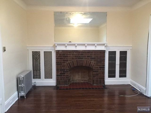 206 Main St #2r - Photo 3 of 7