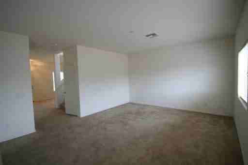 13233 W Watson Ln - Photo 3 of 9