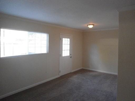 2754 Mayfair Ave - Photo 3 of 10