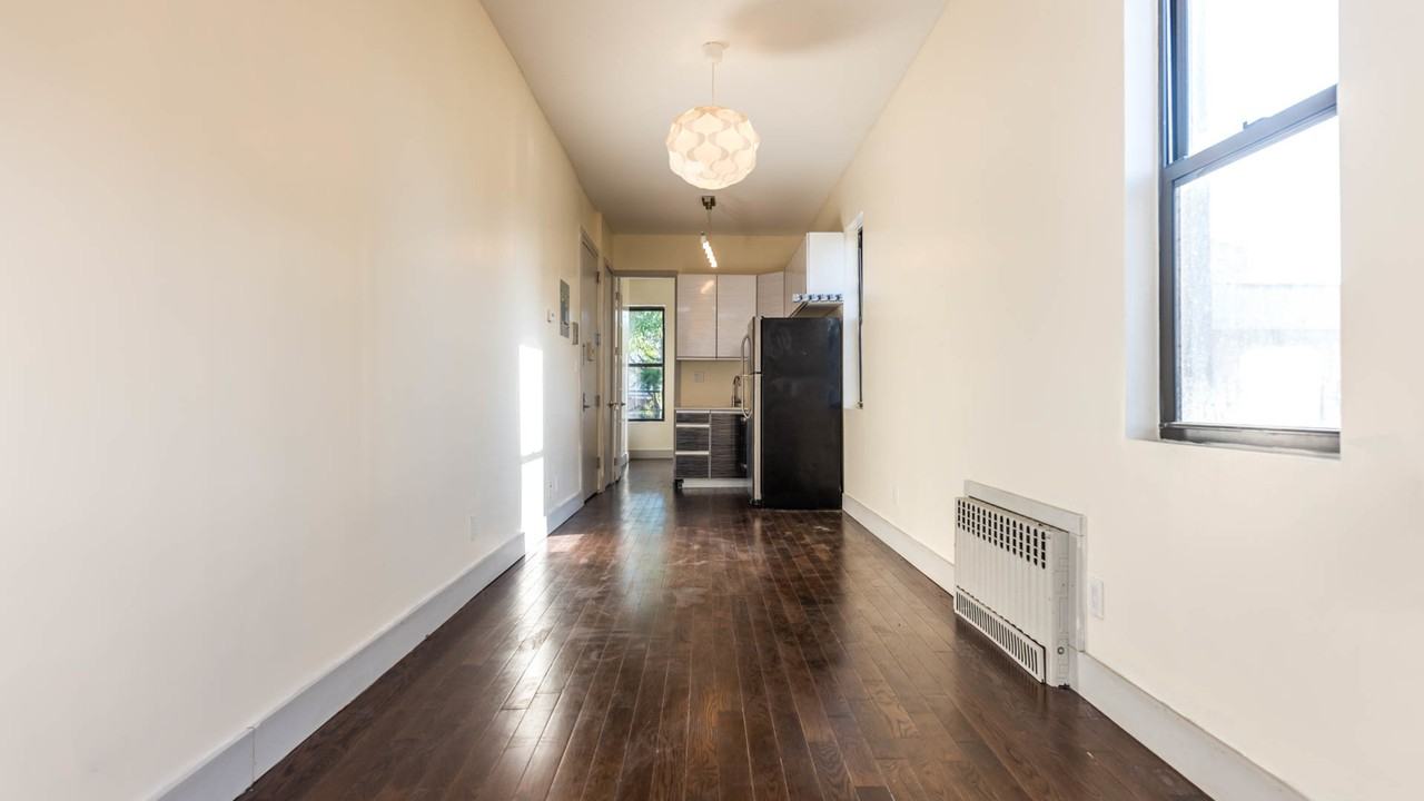 26 Wilson Avenue #2E