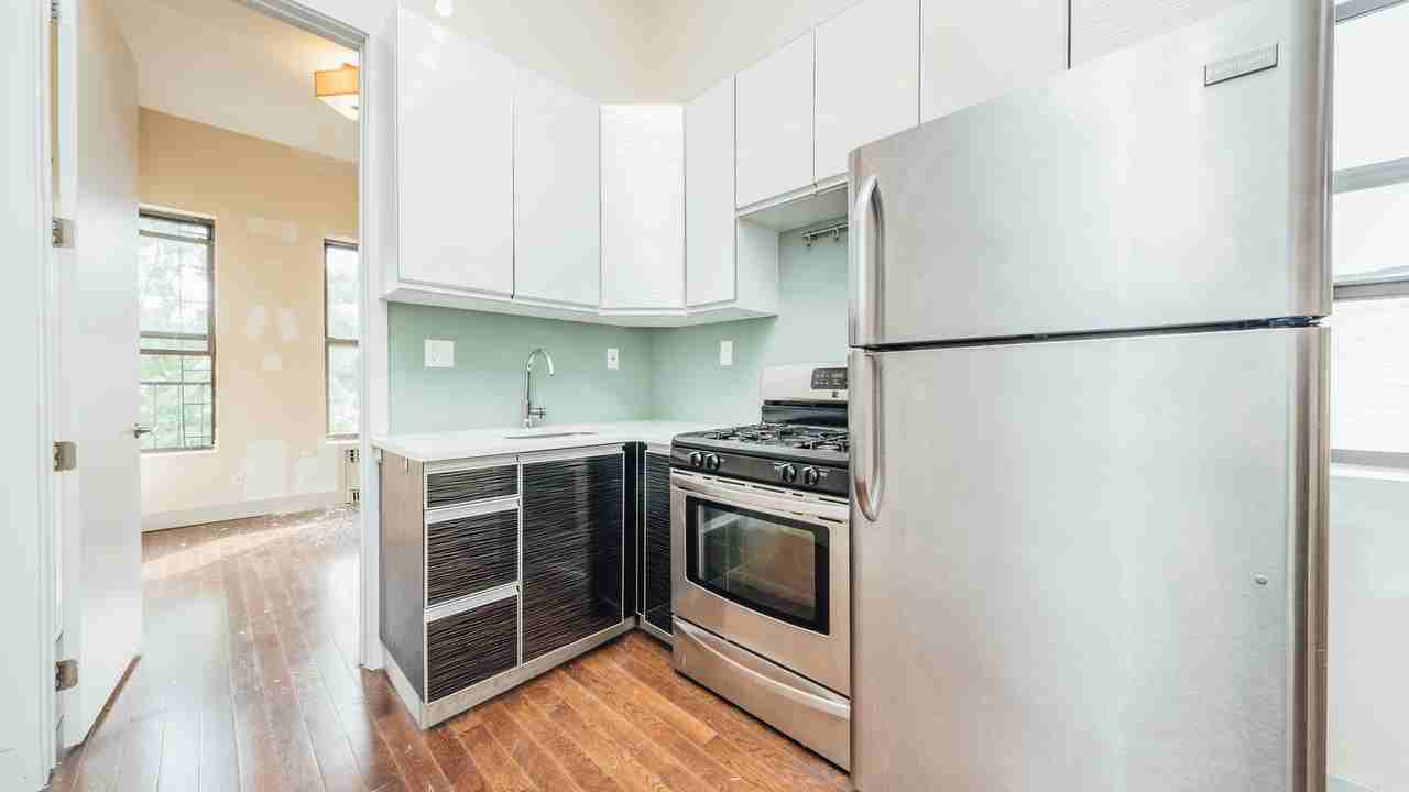 26 Wilson Avenue #3H