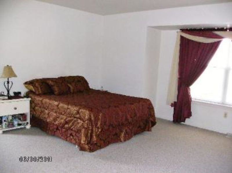 202 Manor Dr - Photo 4 of 5