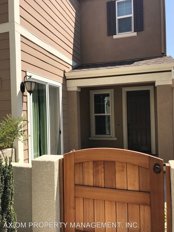 1033 Pine Log Pl - Photo 2 of 15