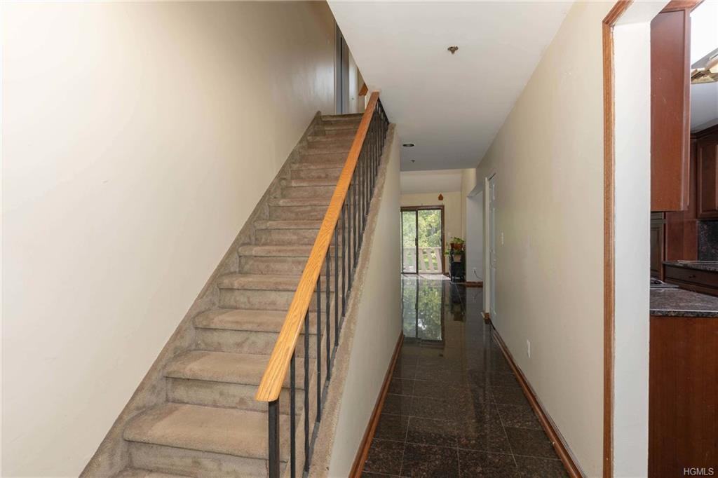 102 Hunters Run - Photo 3 of 19