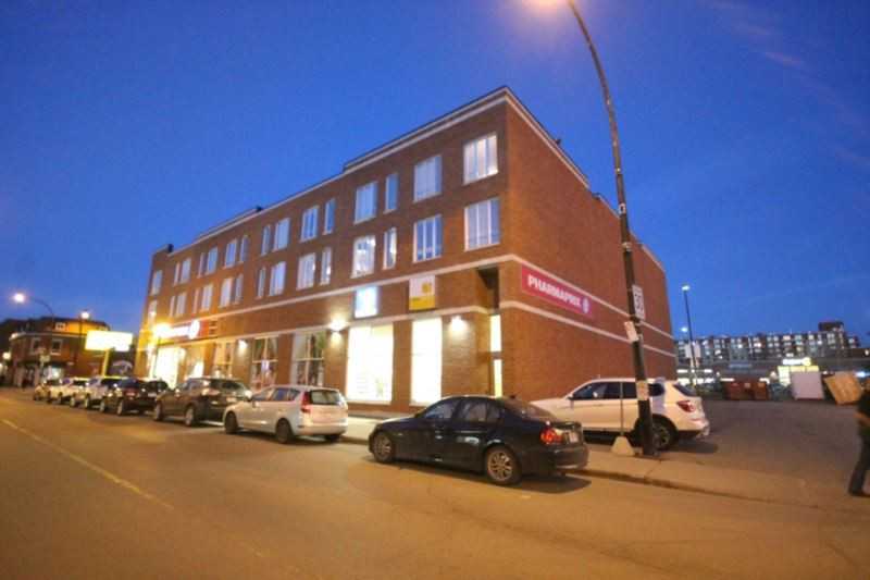 2730 NotreDame O. 222, Montréal, QC H3J 1P1 2 Bedroom Apartment for