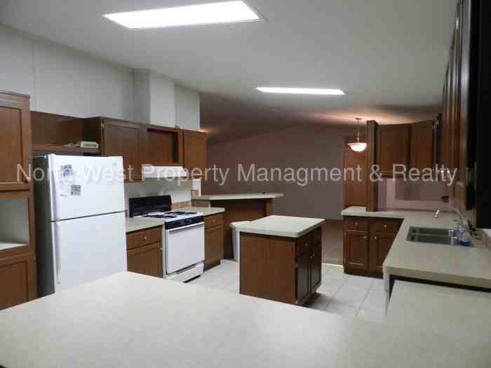 9620 N Running Back Way - Photo 2 of 9